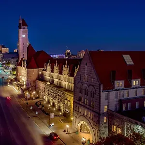 https://st-louis-union-station-hotel-curio-collection-by-hilton.saint-louishotels.com